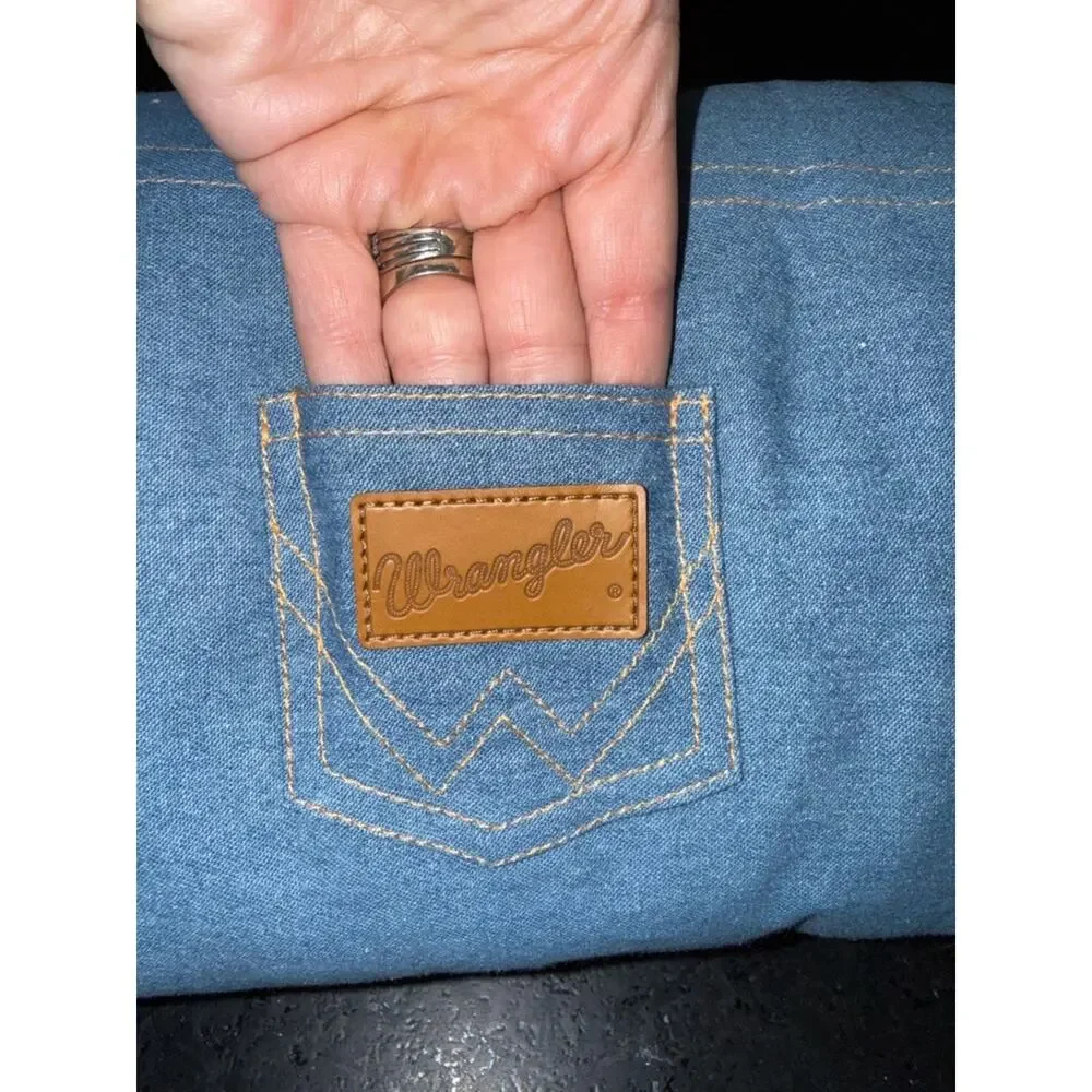 NEW WRANGLER DENIM LIGHT WASH BLUE JEAN COZY CAT DOG CAVE TUNNEL SHERPA LINED